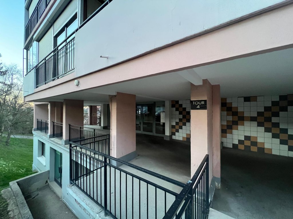 APPARTEMENT T3 A VENDRE - VILLARS - 73 m2 - 69 500 &euro;