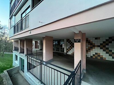 APPARTEMENT T3 A VENDRE - VILLARS - 73 m2 - 69 500 &euro;