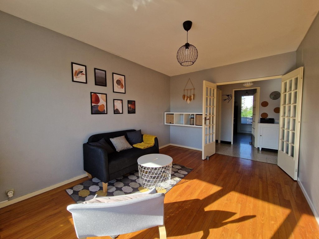 APPARTEMENT T4 A LOUER - ST ETIENNE - 67.82 m2 - 725 &euro; charges comprises par mois