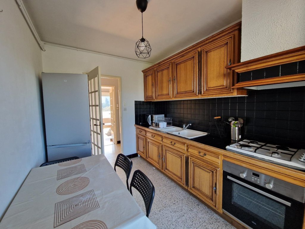 APPARTEMENT T4 A LOUER - ST ETIENNE - 67.82 m2 - 725 &euro; charges comprises par mois