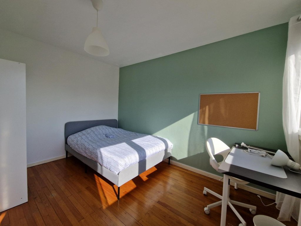 APPARTEMENT T4 A LOUER - ST ETIENNE - 67.82 m2 - 725 &euro; charges comprises par mois