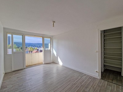 APPARTEMENT T4 A LOUER - ST ETIENNE - 63.92 m2 - 695 &euro; charges comprises par mois
