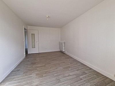 APPARTEMENT T4 A LOUER - ST ETIENNE - 63.92 m2 - 695 &euro; charges comprises par mois