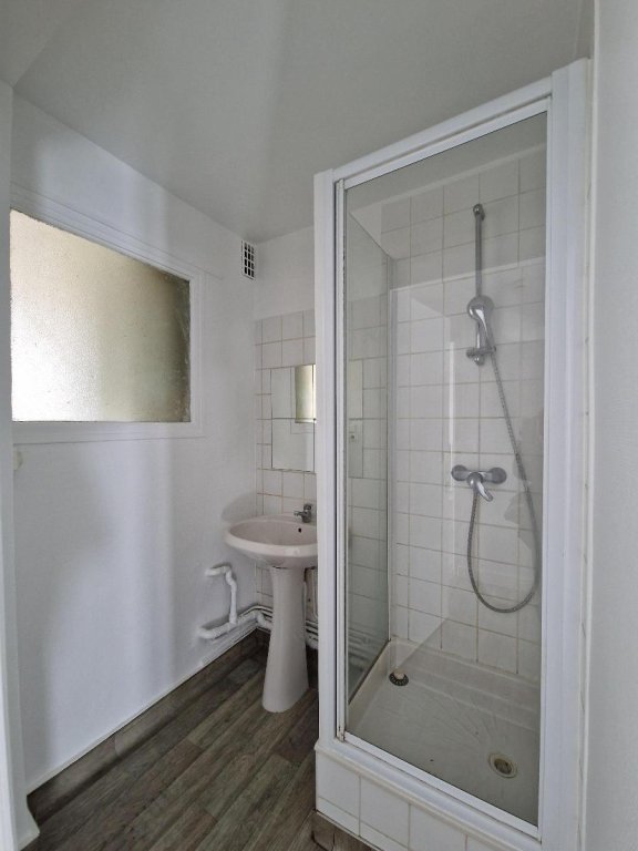 APPARTEMENT T4 A LOUER - ST ETIENNE - 63.92 m2 - 695 &euro; charges comprises par mois