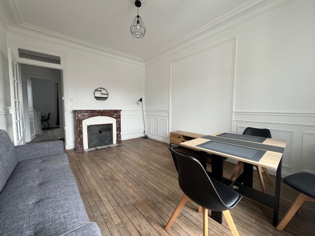 APPARTEMENT T4 A LOUER - ST ETIENNE - 79.6 m2 - 690 &euro; charges comprises par mois
