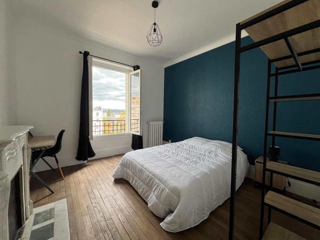 APPARTEMENT T4 A LOUER - ST ETIENNE - 79.6 m2 - 690 &euro; charges comprises par mois