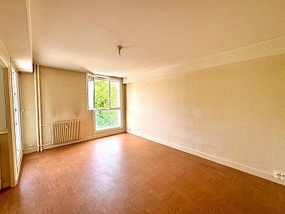 APPARTEMENT T4 A LOUER - ST ETIENNE - 96 m2 - 795 &euro; charges comprises par mois
