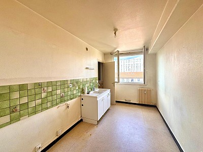 APPARTEMENT T4 A LOUER - ST ETIENNE - 96 m2 - 795 &euro; charges comprises par mois