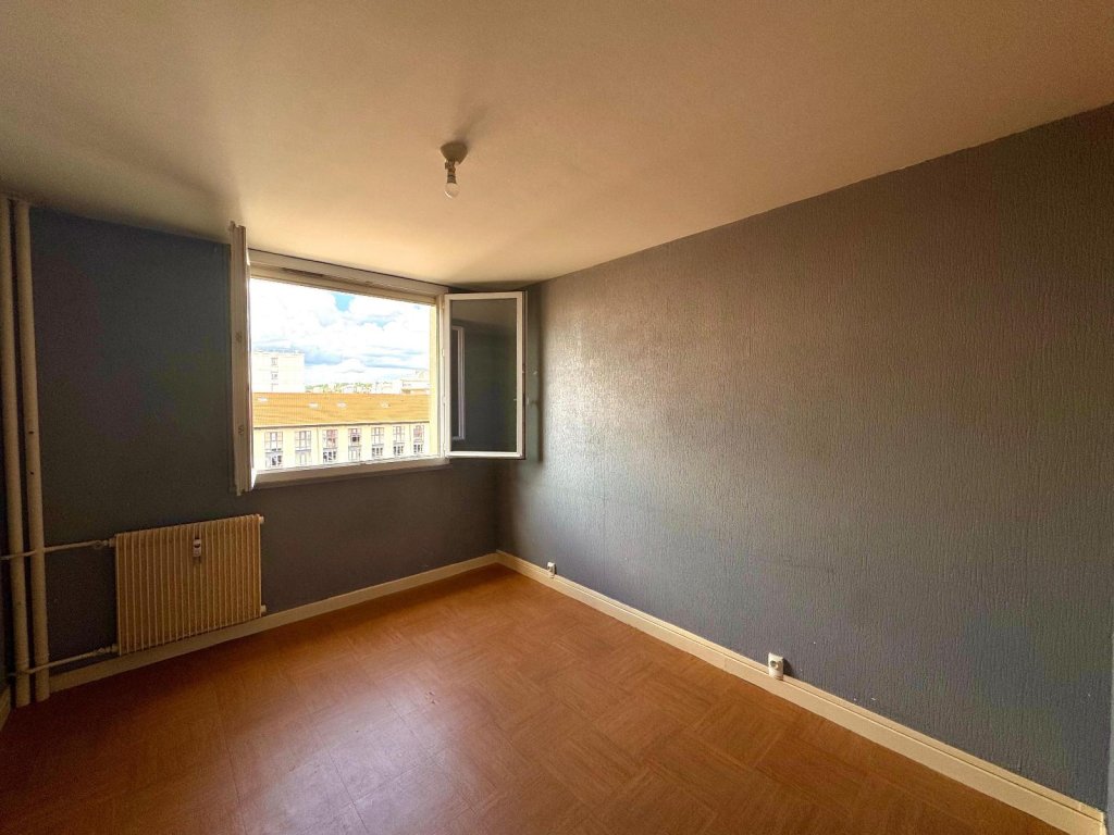 APPARTEMENT T4 A LOUER - ST ETIENNE - 96 m2 - 795 &euro; charges comprises par mois