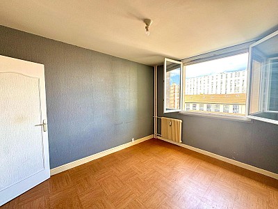 APPARTEMENT T4 A LOUER - ST ETIENNE - 96 m2 - 795 &euro; charges comprises par mois