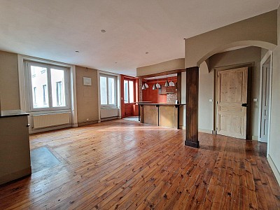 APPARTEMENT T4 A LOUER - ST ETIENNE - 112.53 m2 - 890 &euro; charges comprises par mois