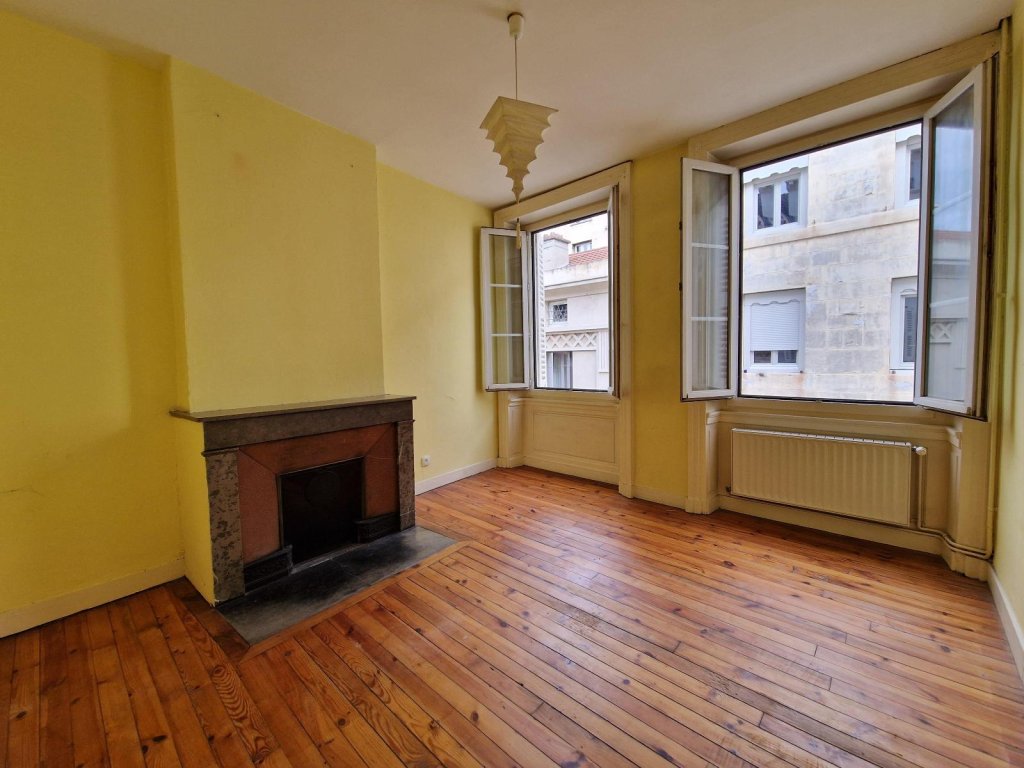 APPARTEMENT T4 A LOUER - ST ETIENNE - 112.53 m2 - 890 &euro; charges comprises par mois
