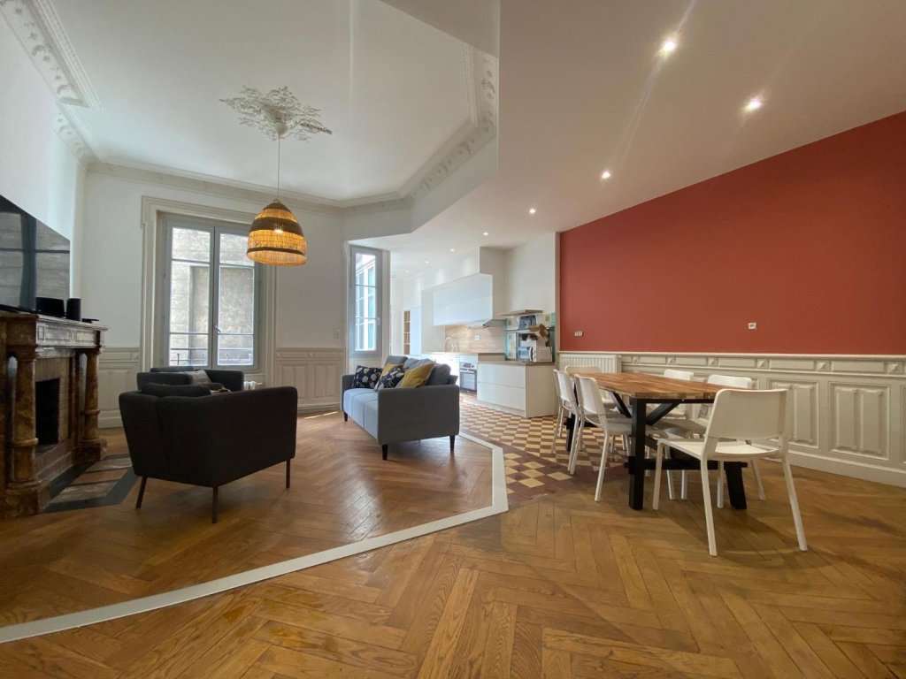 APPARTEMENT T4 A LOUER - ST ETIENNE - 107.89 m2 - 990 &euro; charges comprises par mois