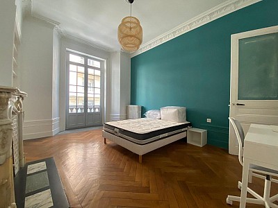 APPARTEMENT T4 A LOUER - ST ETIENNE - 107.89 m2 - 990 &euro; charges comprises par mois