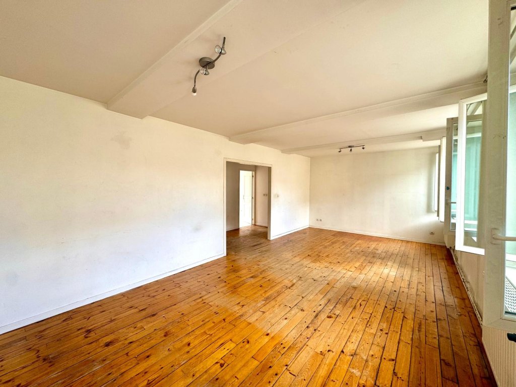 APPARTEMENT T4 A LOUER - ST ETIENNE - 126 m2 - 830 &euro; charges comprises par mois