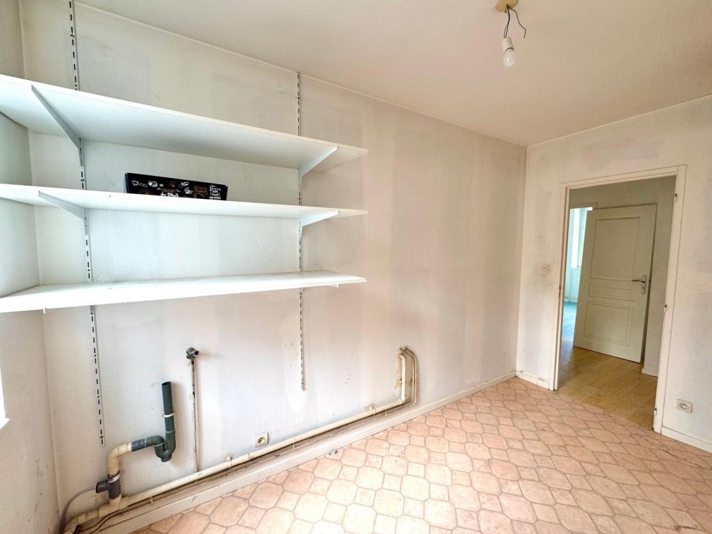 APPARTEMENT T4 A LOUER - ST ETIENNE - 126 m2 - 830 &euro; charges comprises par mois