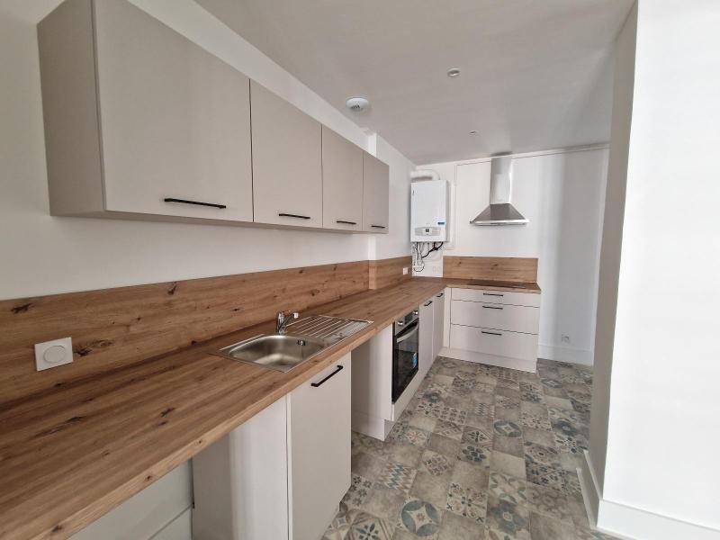 APPARTEMENT T4 A LOUER - ST ETIENNE - 84.57 m2 - 925 &euro; charges comprises par mois