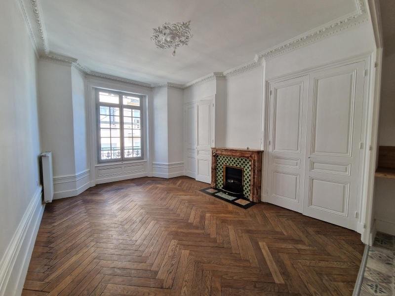 APPARTEMENT T4 A LOUER - ST ETIENNE - 84.57 m2 - 925 &euro; charges comprises par mois