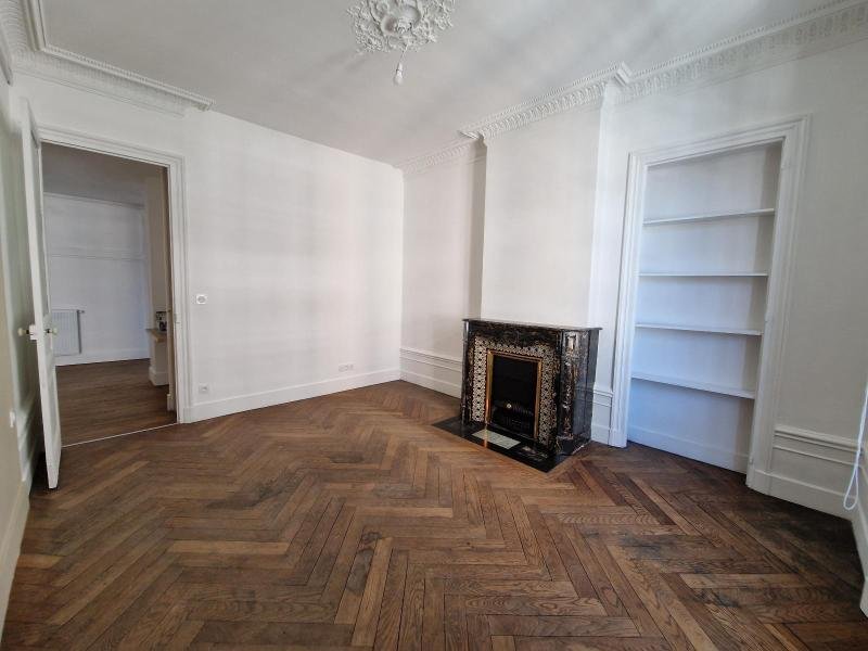 APPARTEMENT T4 A LOUER - ST ETIENNE - 84.57 m2 - 925 &euro; charges comprises par mois