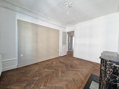 APPARTEMENT T4 A LOUER - ST ETIENNE - 84.57 m2 - 925 &euro; charges comprises par mois