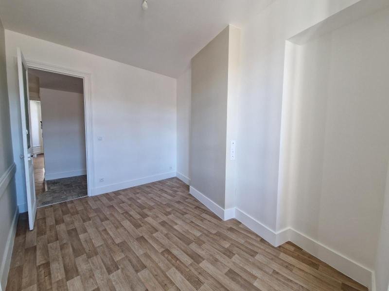 APPARTEMENT T4 A LOUER - ST ETIENNE - 84.57 m2 - 925 &euro; charges comprises par mois