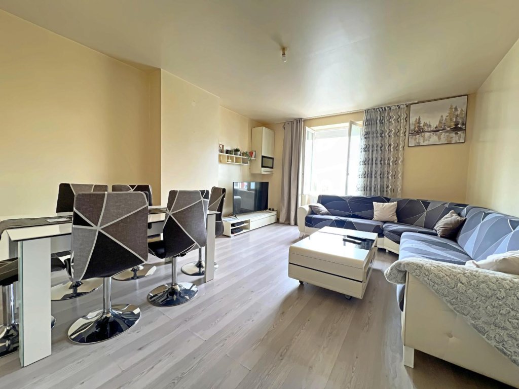 APPARTEMENT T4 A VENDRE - ST ETIENNE - 96 m2 - 95 000 &euro;