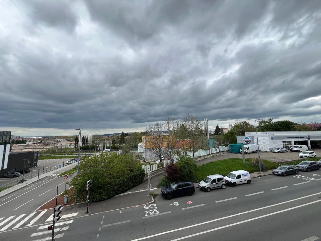 APPARTEMENT T4 A VENDRE - ST ETIENNE - 96 m2 - 95 000 &euro;