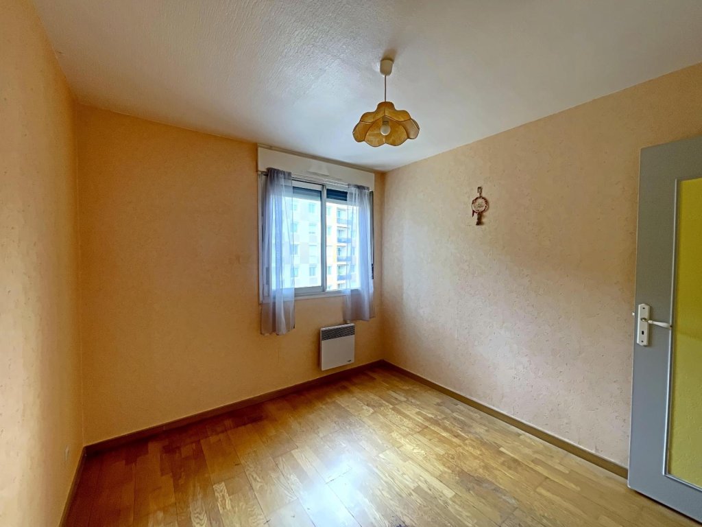 APPARTEMENT T4 A VENDRE - ST ETIENNE - 73.84 m2 - 72 500 &euro;