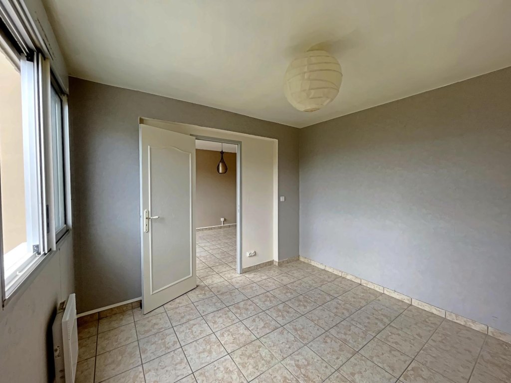 APPARTEMENT T4 A VENDRE - ST ETIENNE - 73.84 m2 - 72 500 &euro;
