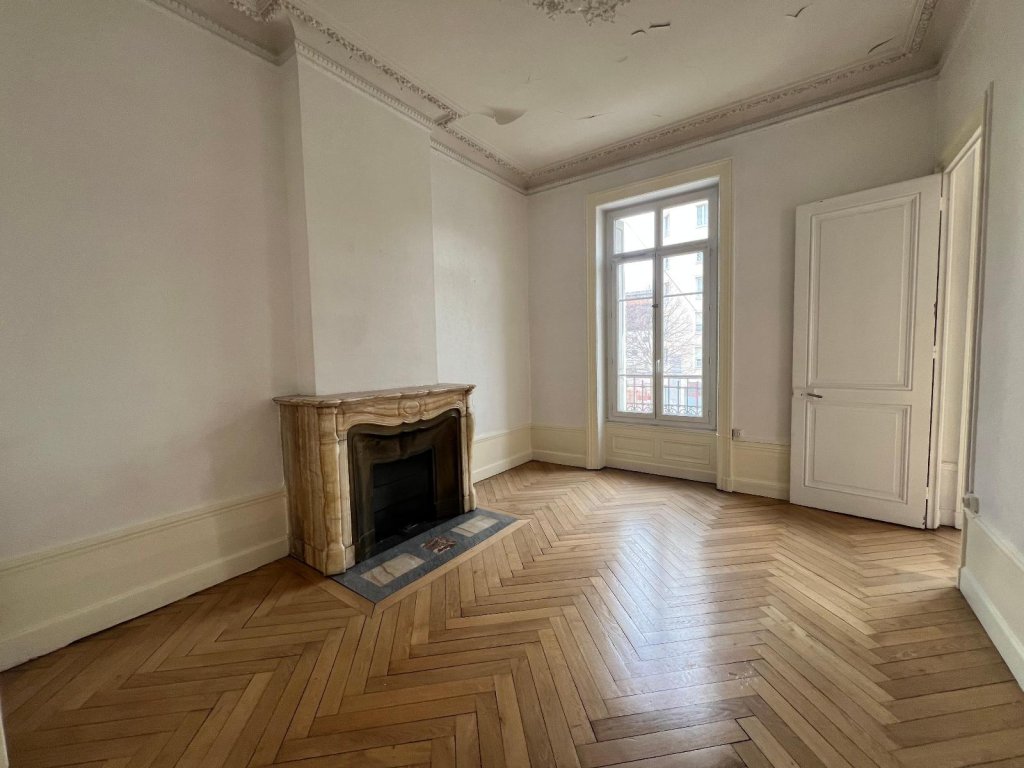 APPARTEMENT T4 A VENDRE - ST ETIENNE Centre Ville - 100 m2 - 189 000 &euro;