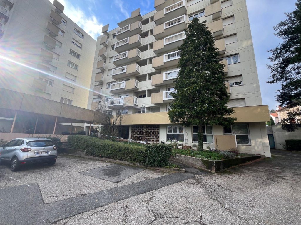 APPARTEMENT T4 A VENDRE - ST ETIENNE - 76 m2 - 69 500 &euro;