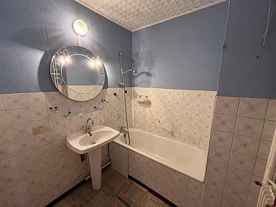 APPARTEMENT T4 A VENDRE - ST ETIENNE - 76 m2 - 69 500 &euro;