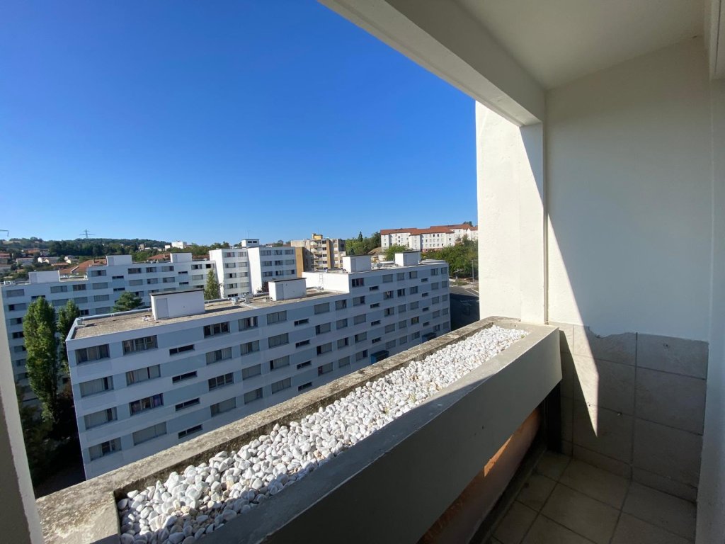 APPARTEMENT T4 A VENDRE - ST ETIENNE - 62.49 m2 - 72 000 &euro;