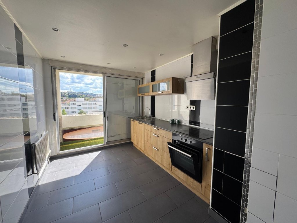 APPARTEMENT T4 A VENDRE - ST ETIENNE - 62.49 m2 - 72 000 &euro;