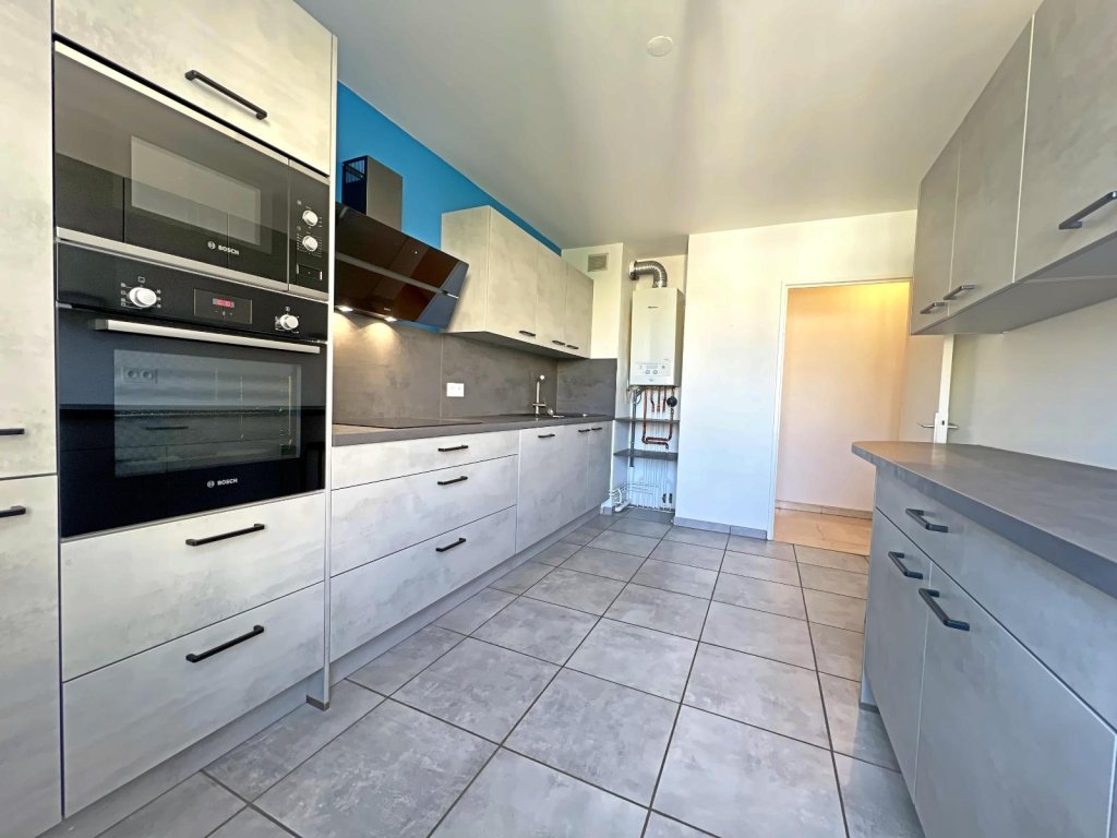 APPARTEMENT T4 A VENDRE - ST ETIENNE - 82 m2 - 109 000 &euro;