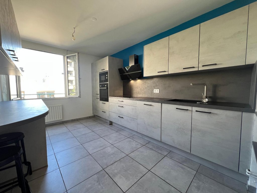 APPARTEMENT T4 A VENDRE - ST ETIENNE - 82 m2 - 109 000 &euro;