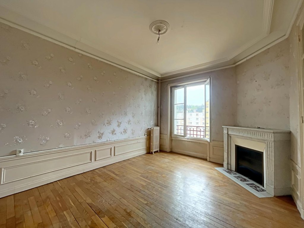 APPARTEMENT T4 A VENDRE - ST ETIENNE Centre Ville - 78.8 m2 - 69 000 &euro;