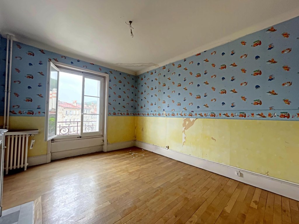 APPARTEMENT T4 A VENDRE - ST ETIENNE Centre Ville - 78.8 m2 - 69 000 &euro;