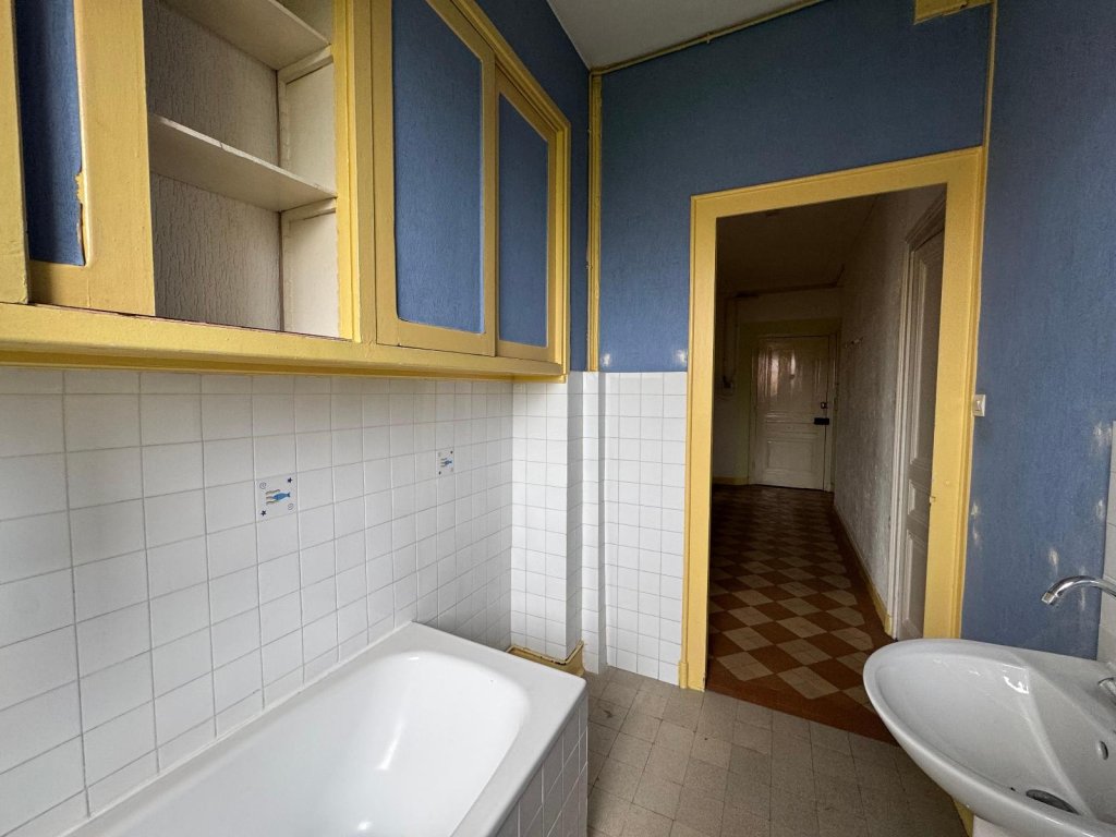 APPARTEMENT T4 A VENDRE - ST ETIENNE Centre Ville - 80.54 m2 - 75 000 &euro;