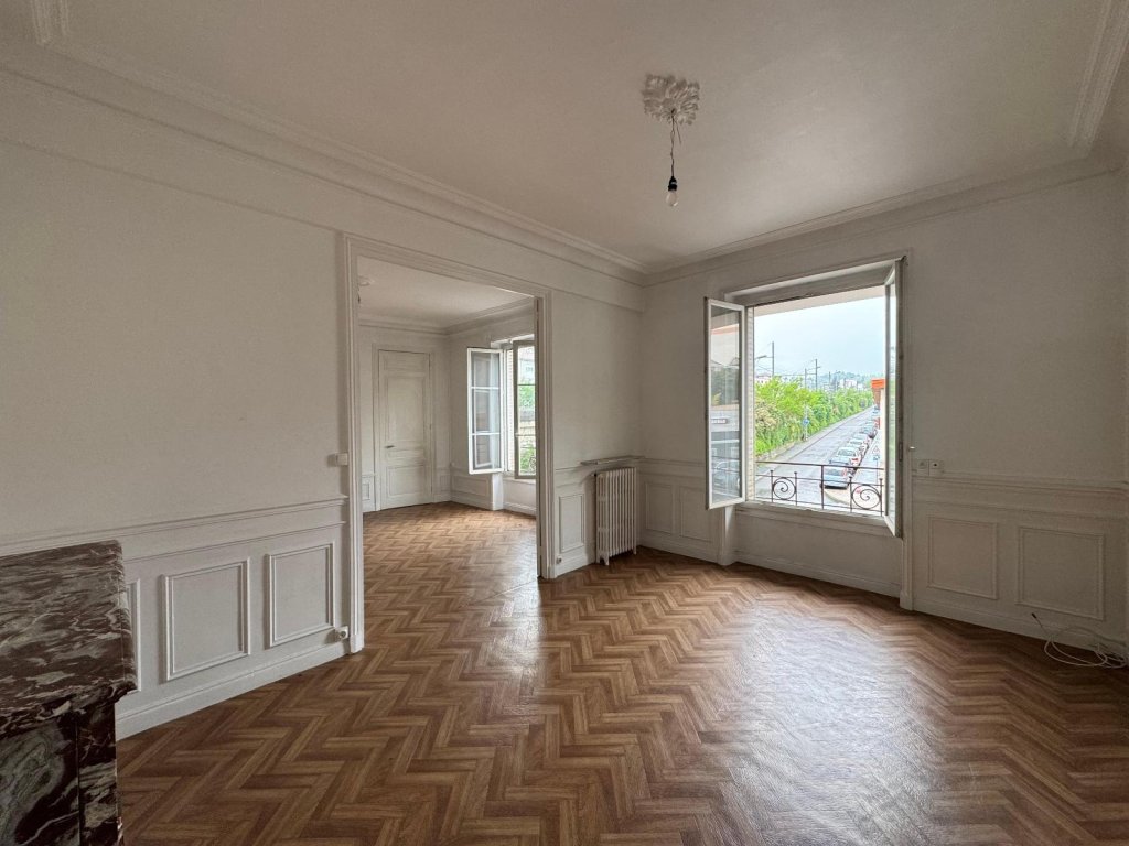 APPARTEMENT T4 A VENDRE - ST ETIENNE Centre Ville - 74.66 m2 - 75 000 &euro;