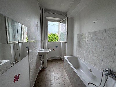 APPARTEMENT T4 A VENDRE - ST ETIENNE Centre Ville - 74.66 m2 - 75 000 &euro;