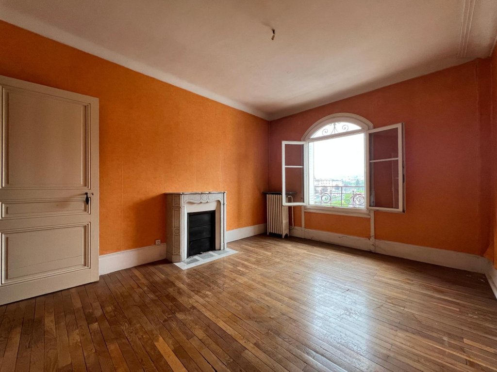 APPARTEMENT T4 A VENDRE - ST ETIENNE - 78 m2 - 69 000 &euro;