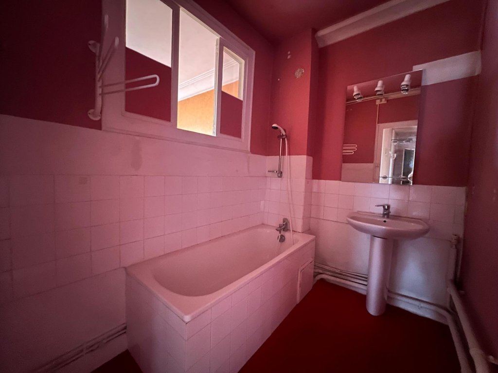 APPARTEMENT T4 A VENDRE - ST ETIENNE - 78 m2 - 69 000 &euro;
