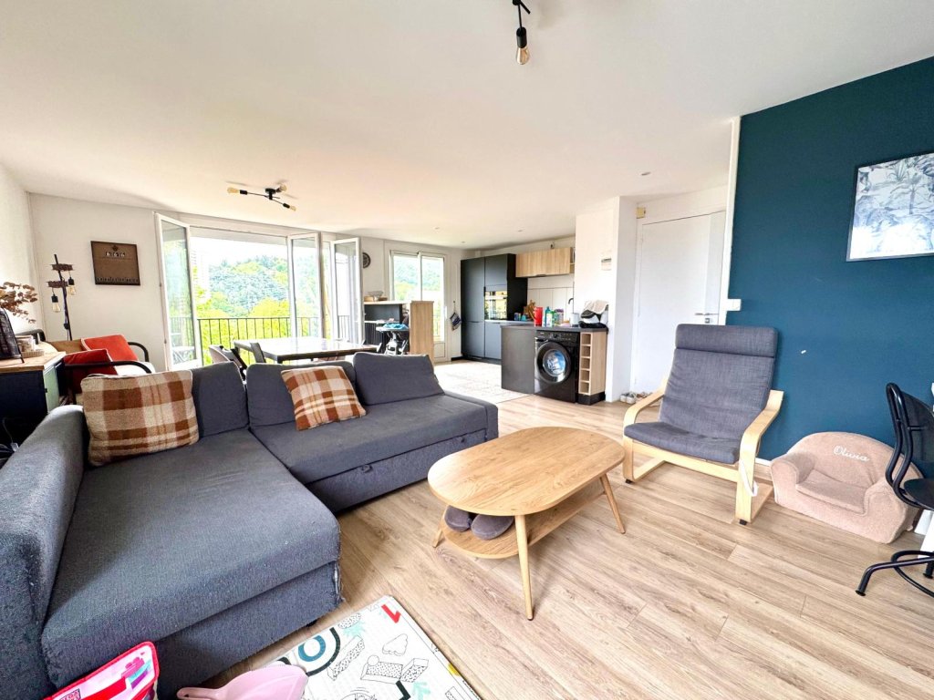 APPARTEMENT T4 A VENDRE - ST ETIENNE - 71.15 m2 - 99 000 &euro;