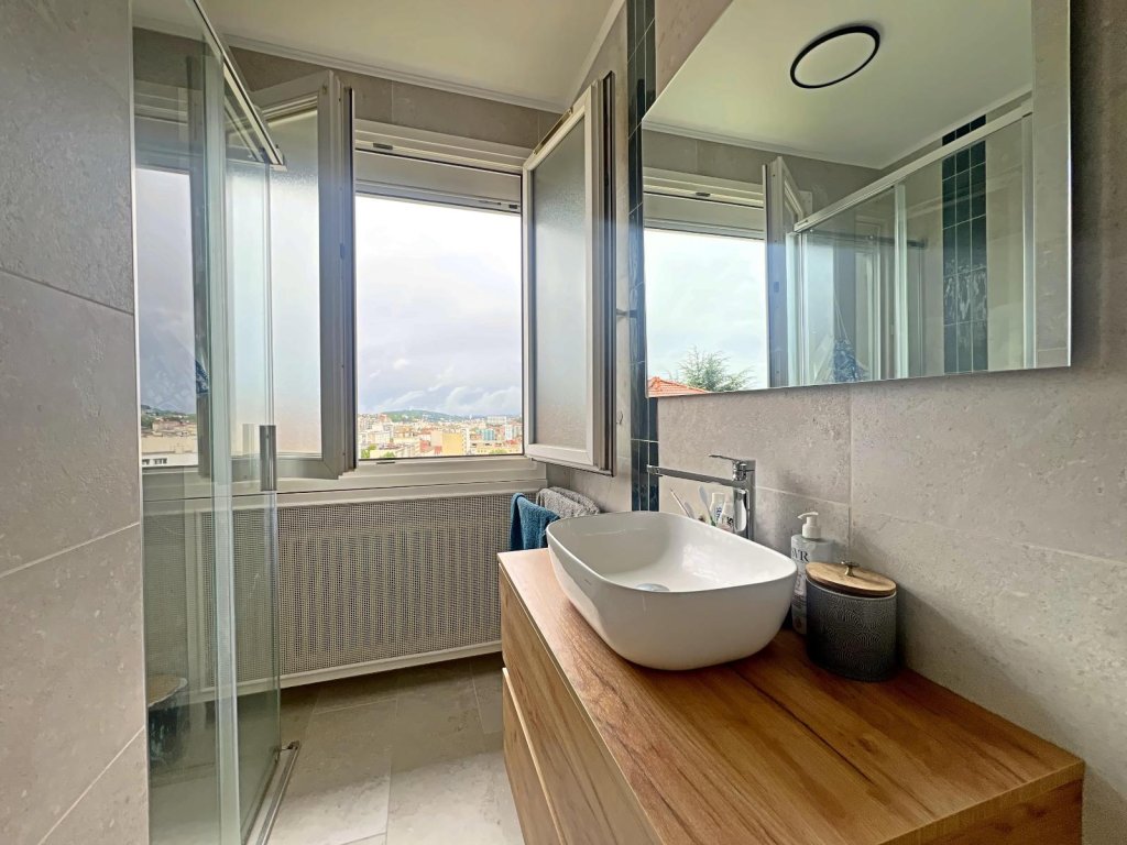 APPARTEMENT T4 A VENDRE - ST ETIENNE - 71.15 m2 - 99 000 &euro;