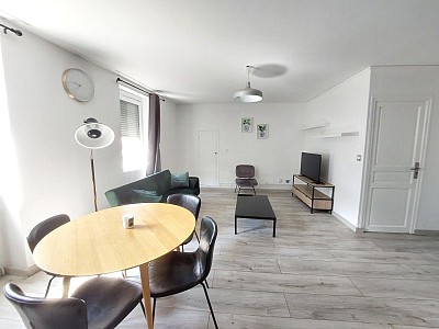 APPARTEMENT T5 A LOUER - ST ETIENNE - 84.81 m2 - 800 &euro; charges comprises par mois