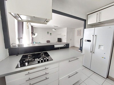 APPARTEMENT T5 A LOUER - ST ETIENNE - 84.81 m2 - 800 &euro; charges comprises par mois