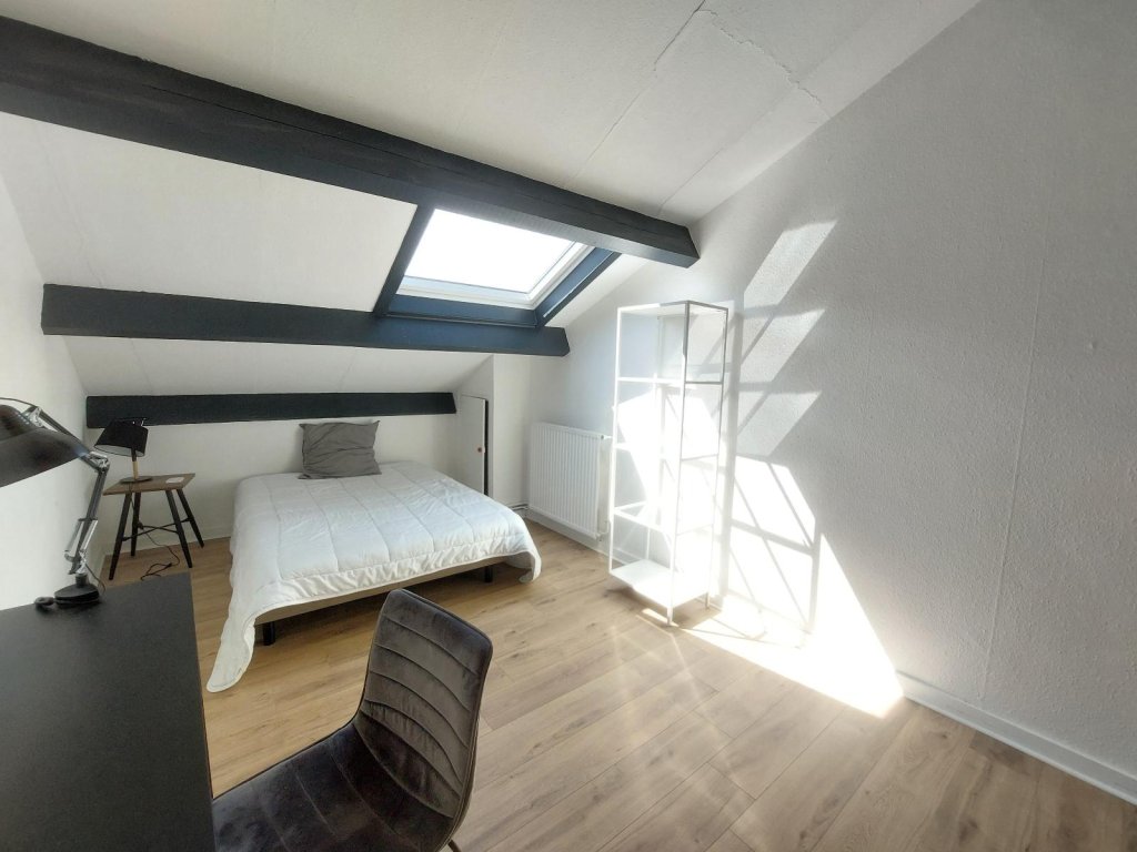 APPARTEMENT T5 A LOUER - ST ETIENNE - 84.81 m2 - 800 &euro; charges comprises par mois