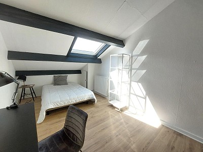 APPARTEMENT T5 A LOUER - ST ETIENNE - 84.81 m2 - 800 &euro; charges comprises par mois