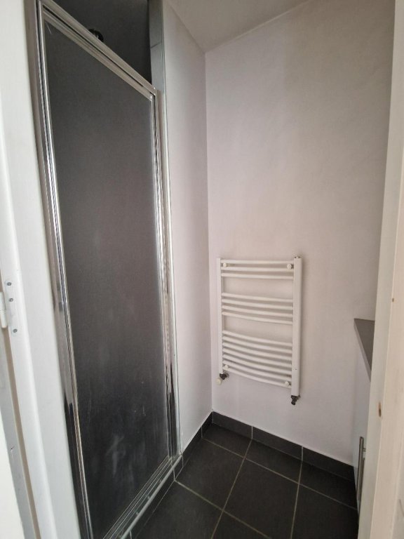APPARTEMENT T5 A LOUER - ST ETIENNE - 157.58 m2 - 1 075 &euro; charges comprises par mois